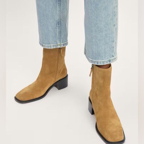NEW Everlane The City Boot in Sand Suede - Picture 6 of 9